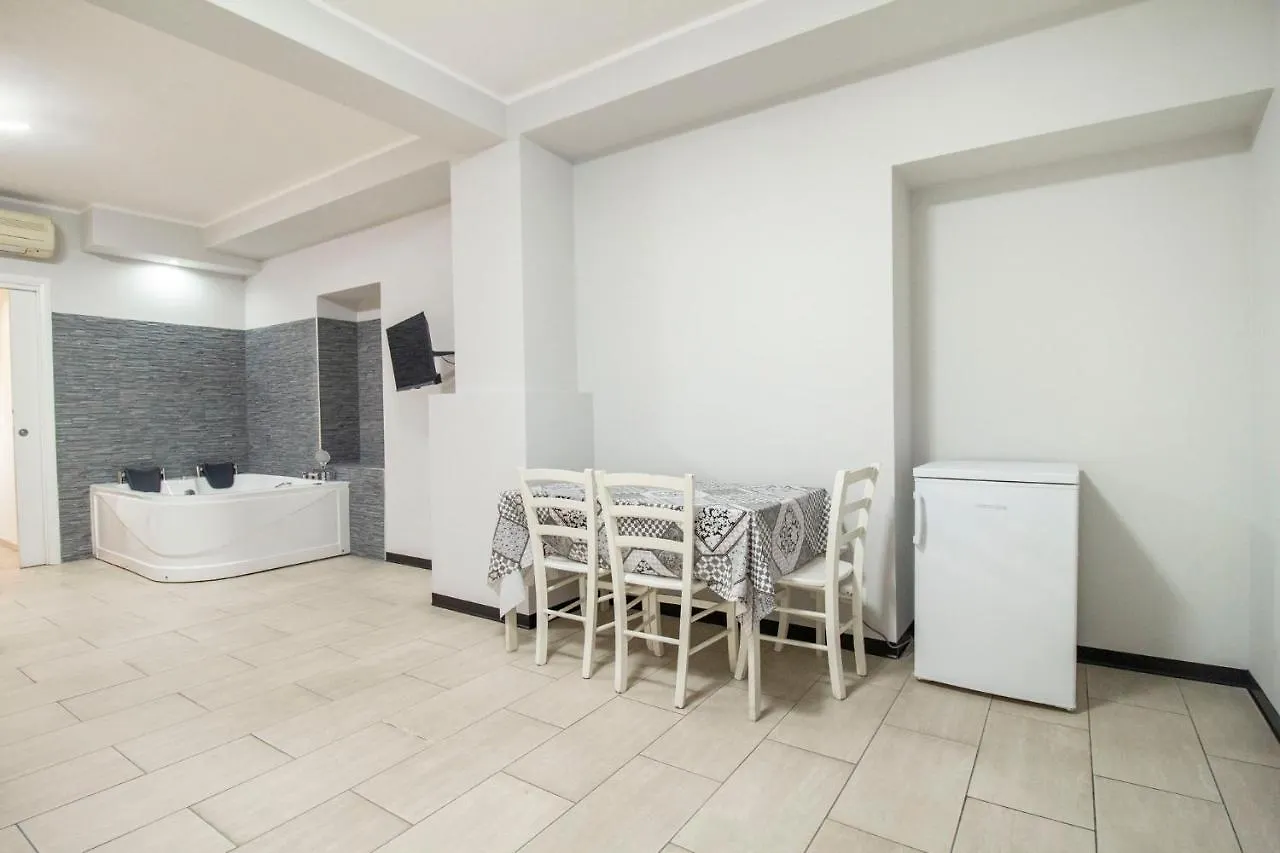 Royal Playa Suite And Apartament -Private Parking- Self Chek Out Catánia
