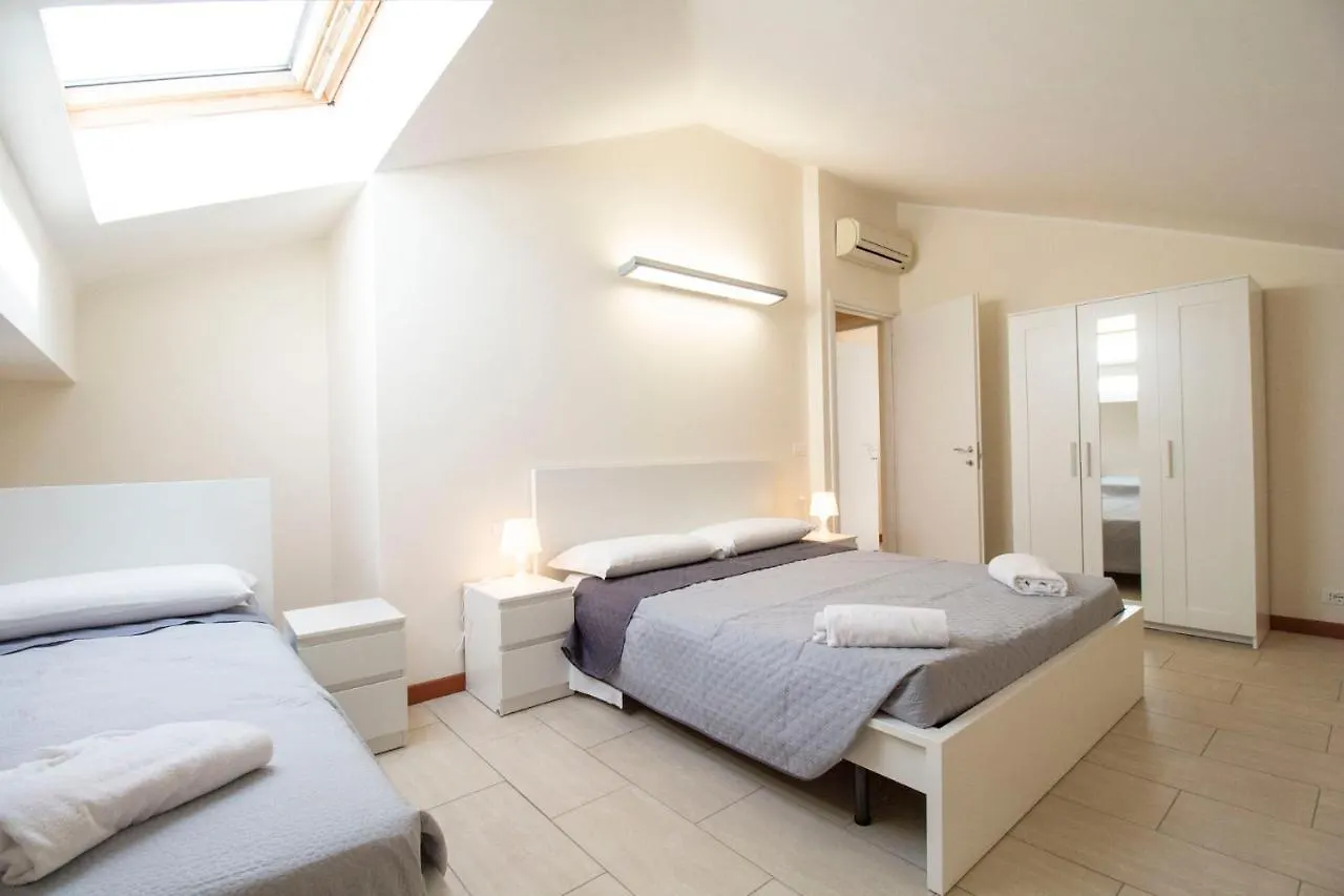 Hotel apartamentowy Royal Playa Suite And Apartament -Private Parking- Self Chek Out Katania