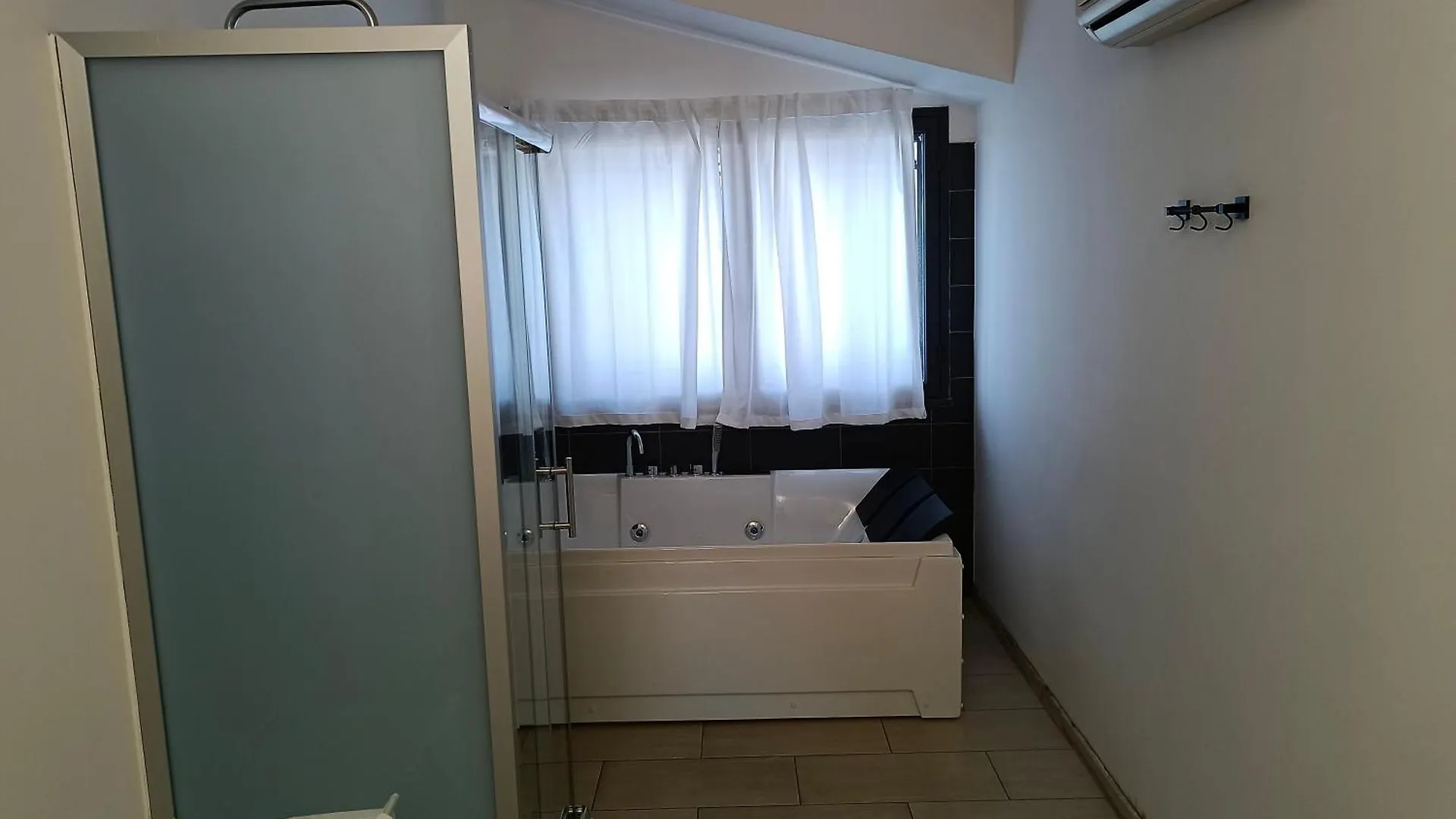 Aparthotel Royal Playa Suite And Apartament -Private Parking- Self Chek Out Catánia