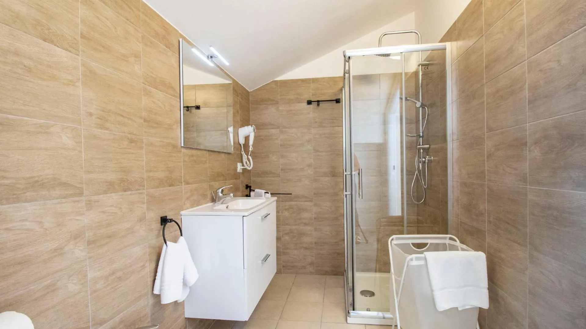 Royal Playa Suite And Apartament -Private Parking- Self Chek Out Catánia 0*,