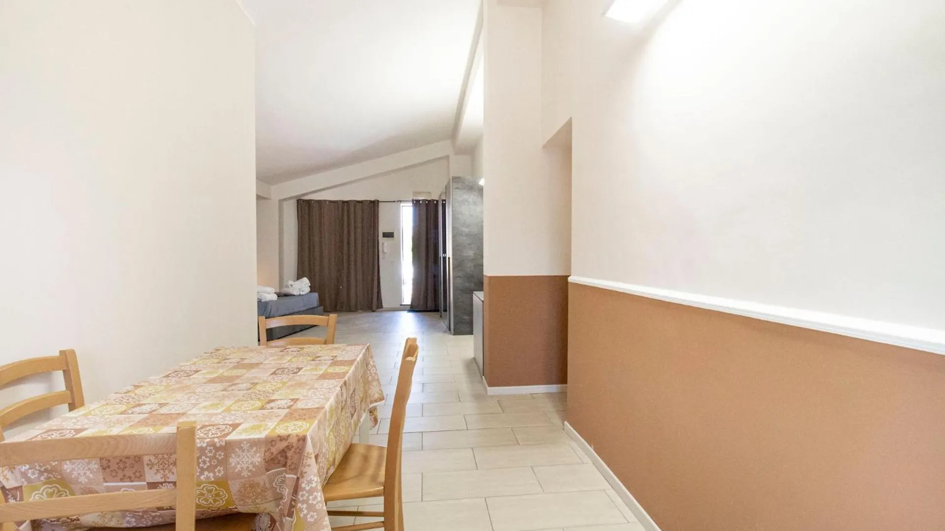 Aparthotel Royal Playa Suite And Apartament -Private Parking- Self Chek Out Catánia