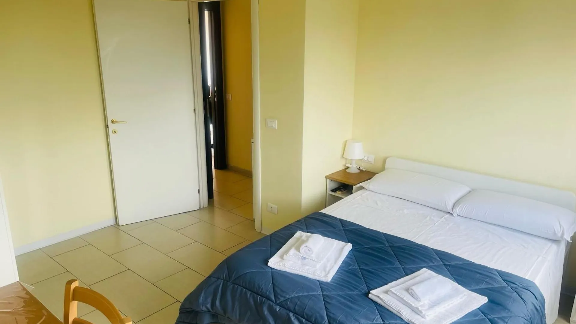 Royal Playa Suite And Apartament -Private Parking- Self Chek Out Catánia Italië