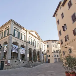 https://cortona-suite.it-tuscanyhotel.com