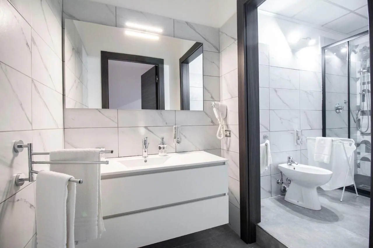 Royal Playa Suite And Apartament -Private Parking- Self Chek Out Catania
