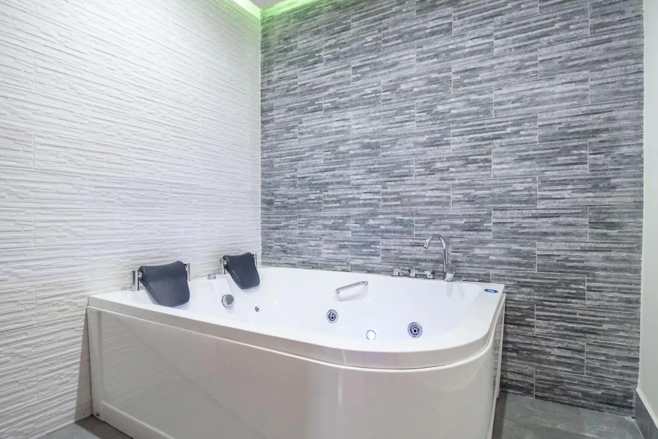 Royal Playa Suite And Apartament -Private Parking- Self Chek Out Catania Italy
